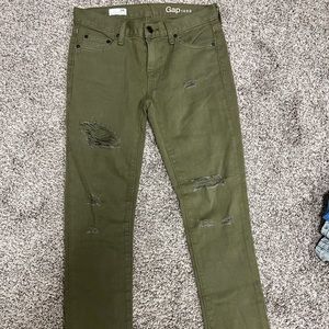 Gap - NWOT distressed pants
